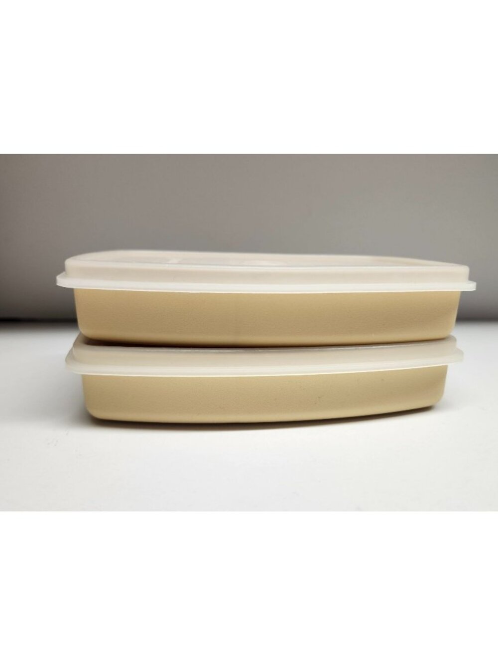 2- Tupperware Containers w/ Lids Cream Vintage Rectangle 813-4, 814-4